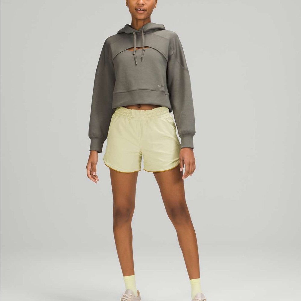 Lululemon Get Centred Crop Hoodie
Grey Sage / Grey Sage